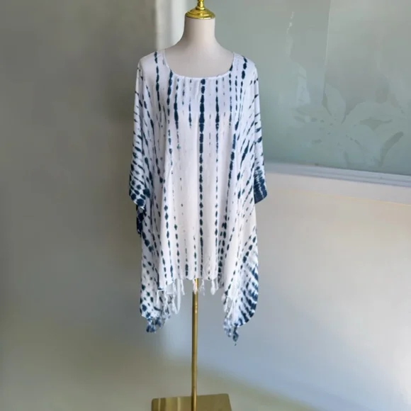 0080/ White and Blue Tie Dye  Poncho with fringed, Short Kaftan - Picture 4 of 6